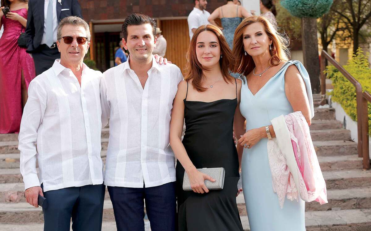 Adrián Canavati, Adrián Canavati, Mónica Richardson y Mónica Santos