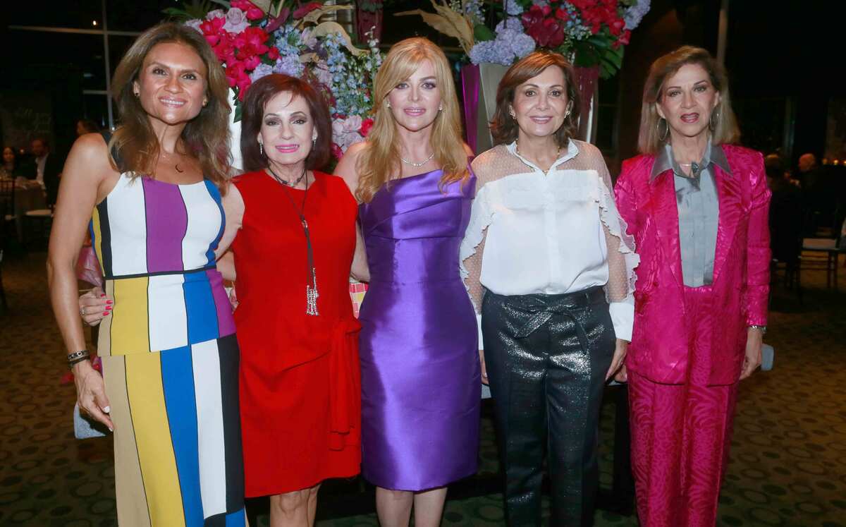 Martha Rodríguez de Chapa, Lula González de Martínez, Catalina Ibarra de Martínez, Mary Tere Abella y Mina Villarreal