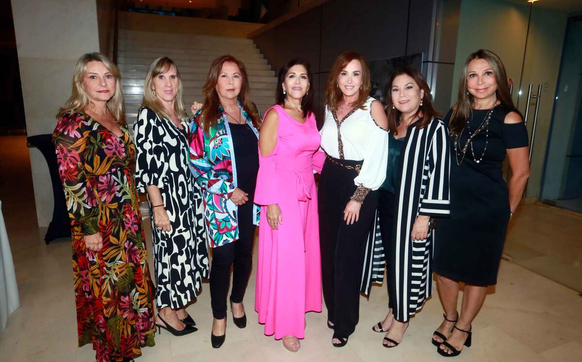 Rosy Zambrano, Tere Garza, Martha Farías, Muñeca Treviño, Sonia Cavazos, Mayela Meléndez y Susana Farías