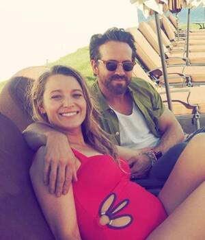 Blake Lively presume baby-bump y pide que dejen de acosarla. (Foto: Instagram).