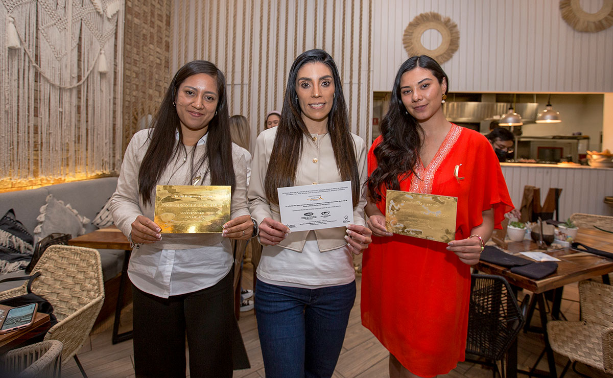 Estephani Salinas, María Archundia y Diana Romero