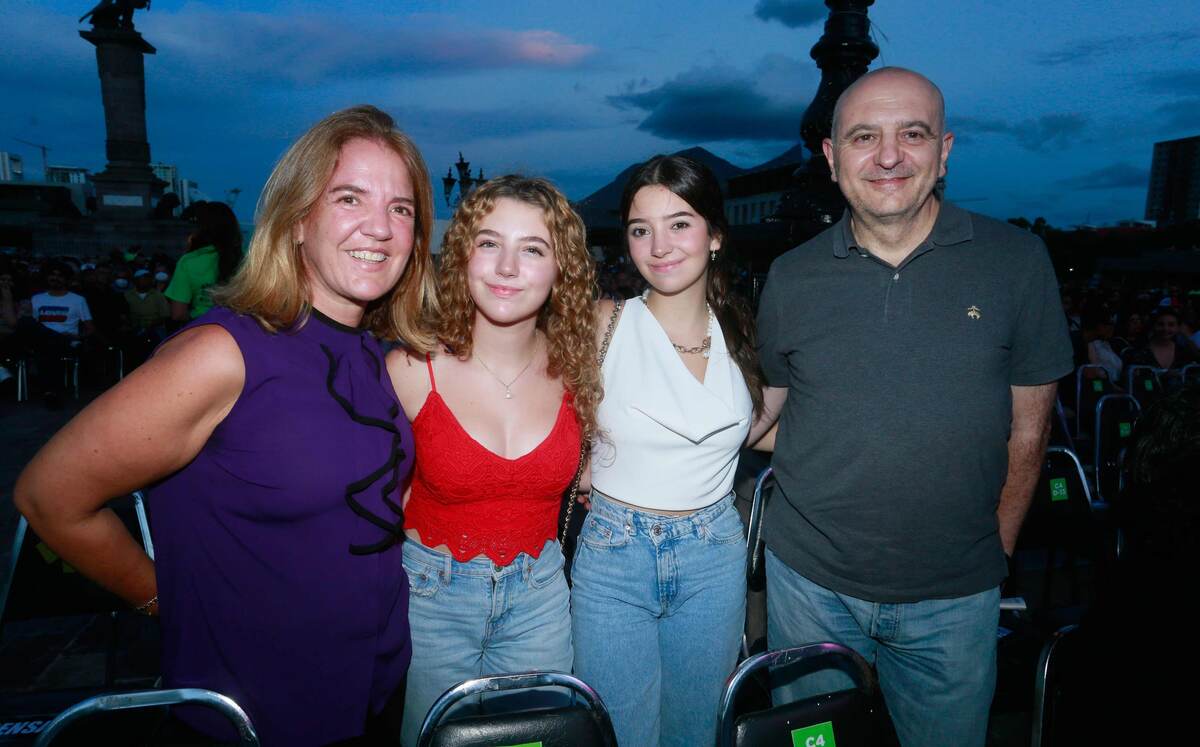 Chantal Nickin, Sofía Garrido, Natalia Garrido y Guillermo Garrido