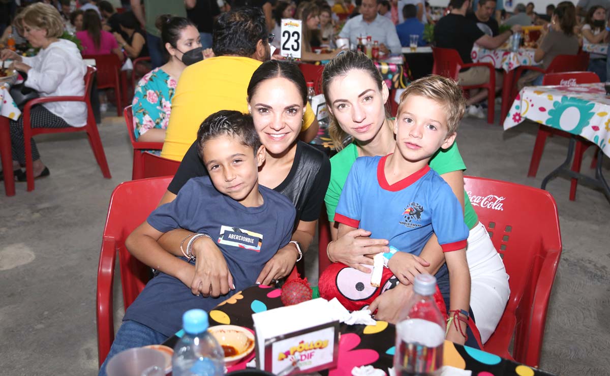 Iker, Maricarmen, Maribat y Maximiliano