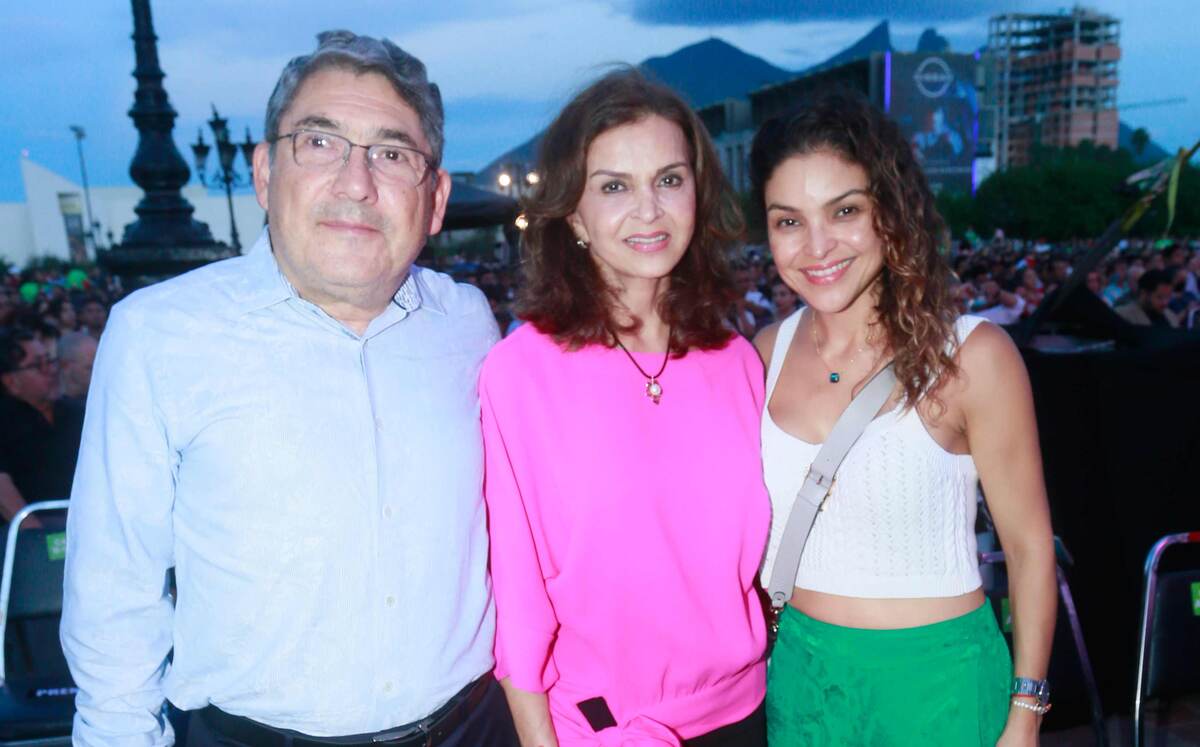 Javier Arteaga, Alma Asis de Arteaga y Alma Arteaga