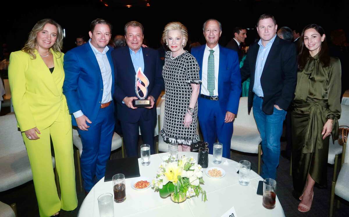 Joan Porteni de Schwarz, Mauricio Schwarz, Miguel Schwarz, Betty Zybert de Schwarz, José Schwarz, Alejandro Schwarz y Bárbara O´ward de Schwarz