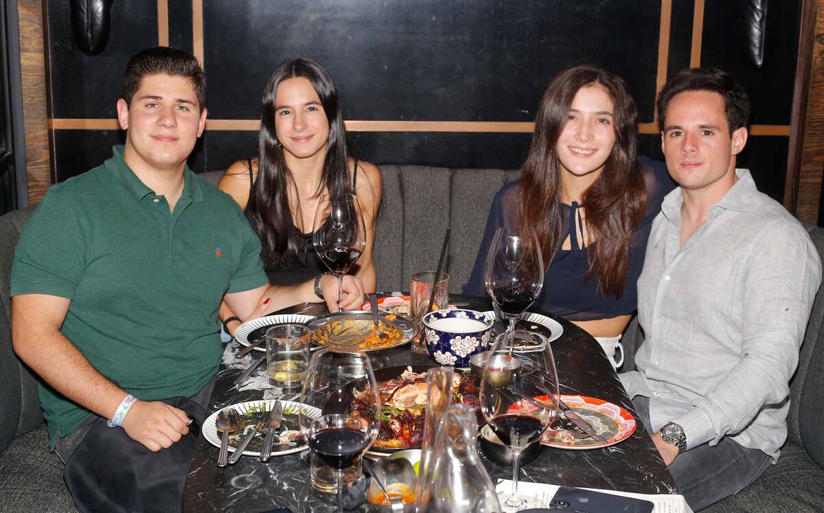 José Smeke, Daniela Meouchi, Mariana Garza y Alejandro Herrera