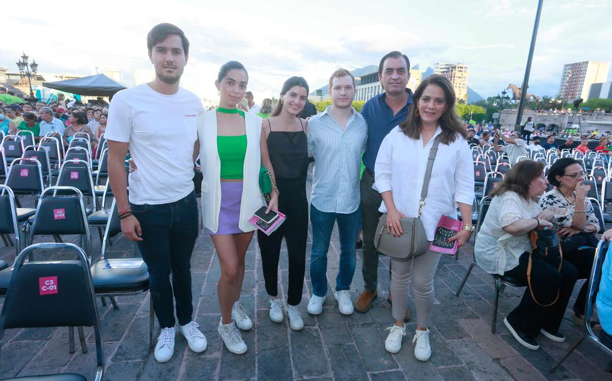 Santiago Sada, Mariana Garza, Ana Paula Garza, Miguel Guerra, Jorge Garza y Ana Viesca de Garza