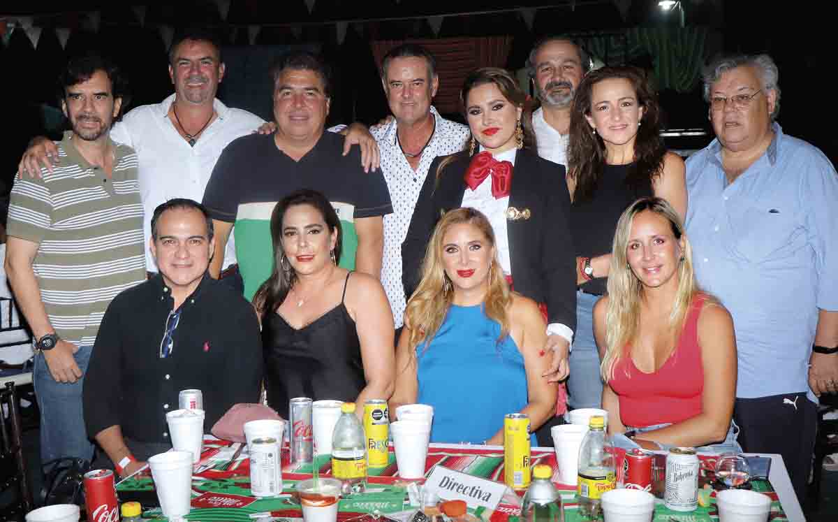 José González, Carlos González, Jesús Altamirano, Coqui González, Andrea Elizondo, Leandro Elizondo, Paloma Calzada y Rafael González, Daniel Morales,