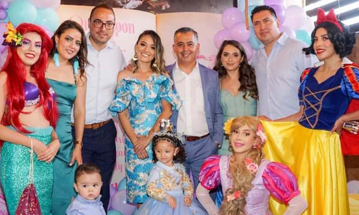 Fernanda Samperio, Saikel González, Sanddy Fuentes, Gabriel Perales, Carmen León, Hugo Ramírez, Matías González e Isabella Perales