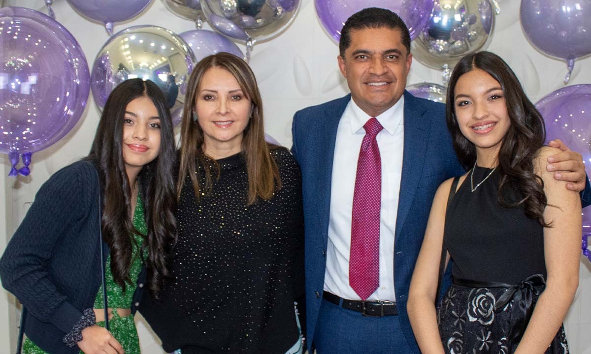 Johana Valera, Aidee Skinfield, Julio Valera y Jimena Valera