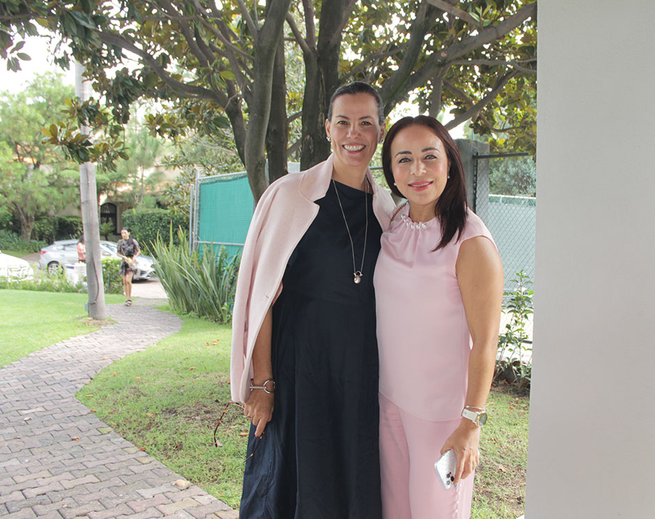 Montserrat Méndez y Gaby Campos