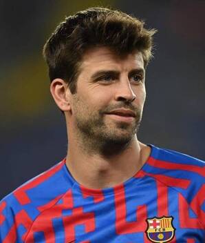 Piqué inicia venganza contra Shakira e impide se lleve a sus hijos a Miami.