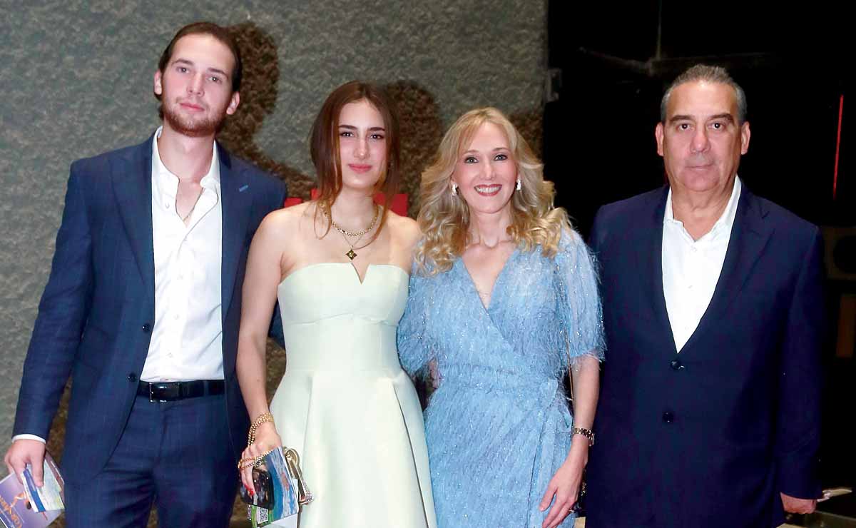 Alberto Garza, Yolanda González, Lorena Gutiérrez de Garza y Alberto Garza Zambrano / Fotos: Omar Valdez