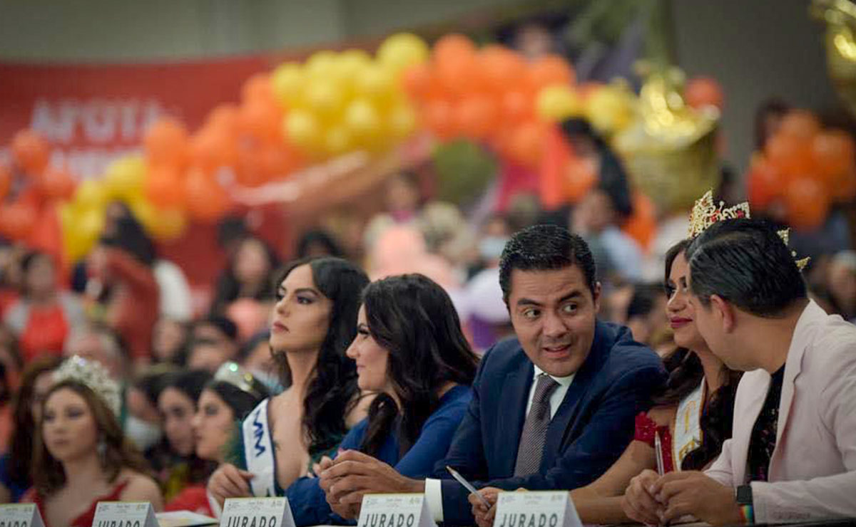 Jurado por el alcalde del municipio, Óscar Sánchez, Perla del Consuelo Franco Ayala, Paola Marlett González, Jorge Duque y Perla García