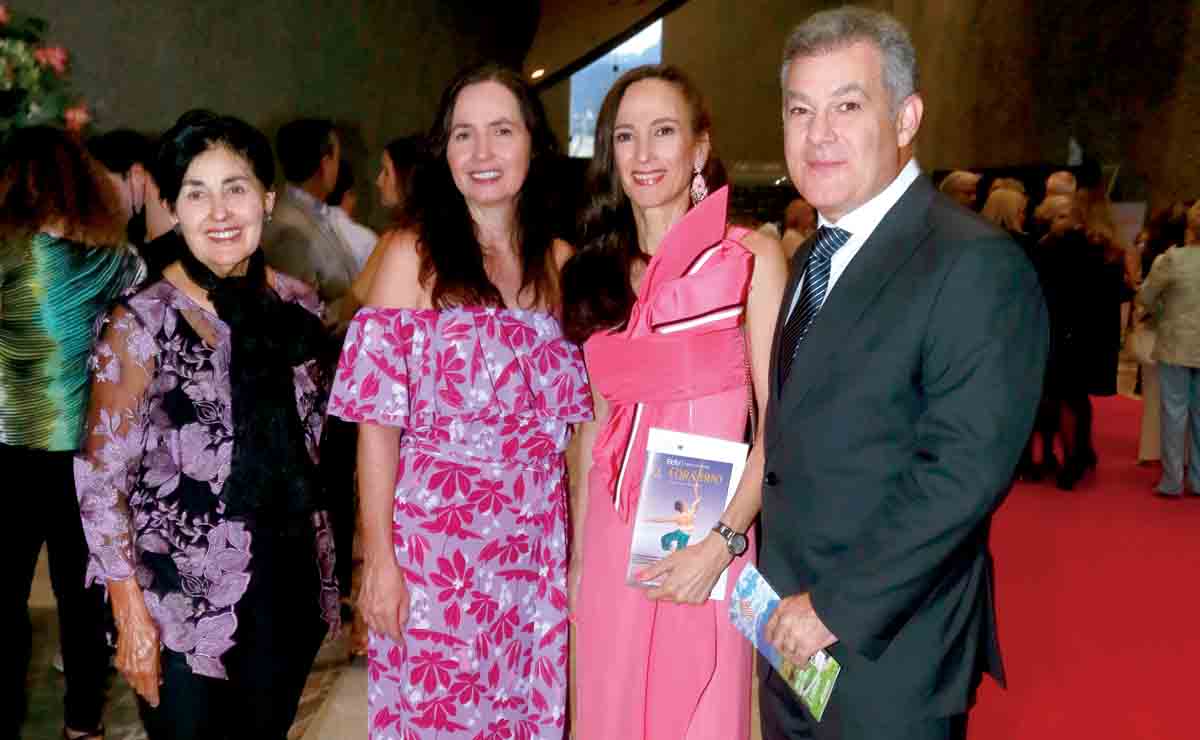 Lolita de la Garza de Benitez, Mayela Benitez de Benavides, Yolanda Garza de González y Armando González / Fotos: Omar Valdez