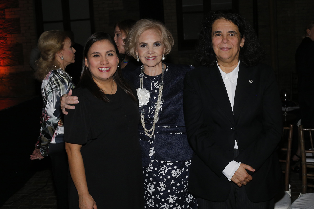 Melissa Segura, Sonya Garza Rapport y Consuelo Saissar