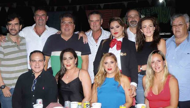 José González, Carlos González, Jesús Altamirano, Coqui González, Andrea Elizondo, Leandro Elizondo, Paloma Calzada y Rafael González, Daniel Morales,