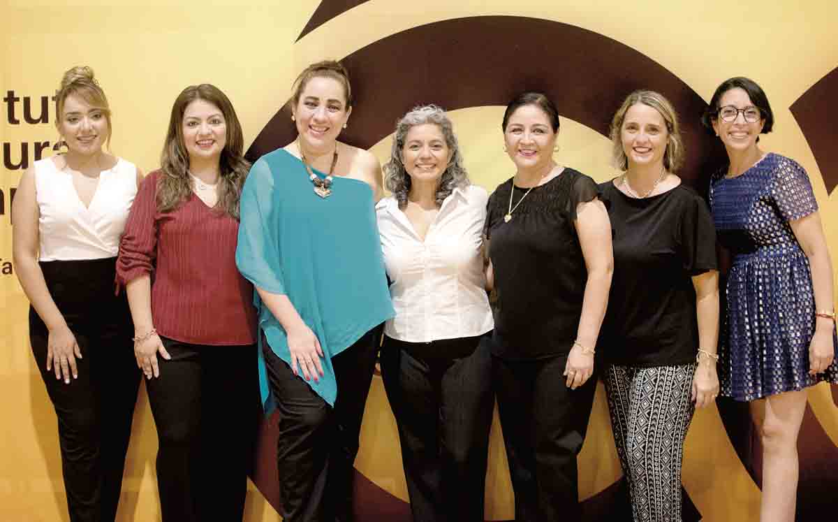 Sofía Díaz, Sofía Romo, Odalis Boer, Stella Araujo, Marisol Peña, Tere Gómez y Mayela Mendez / Fotos: José Chang