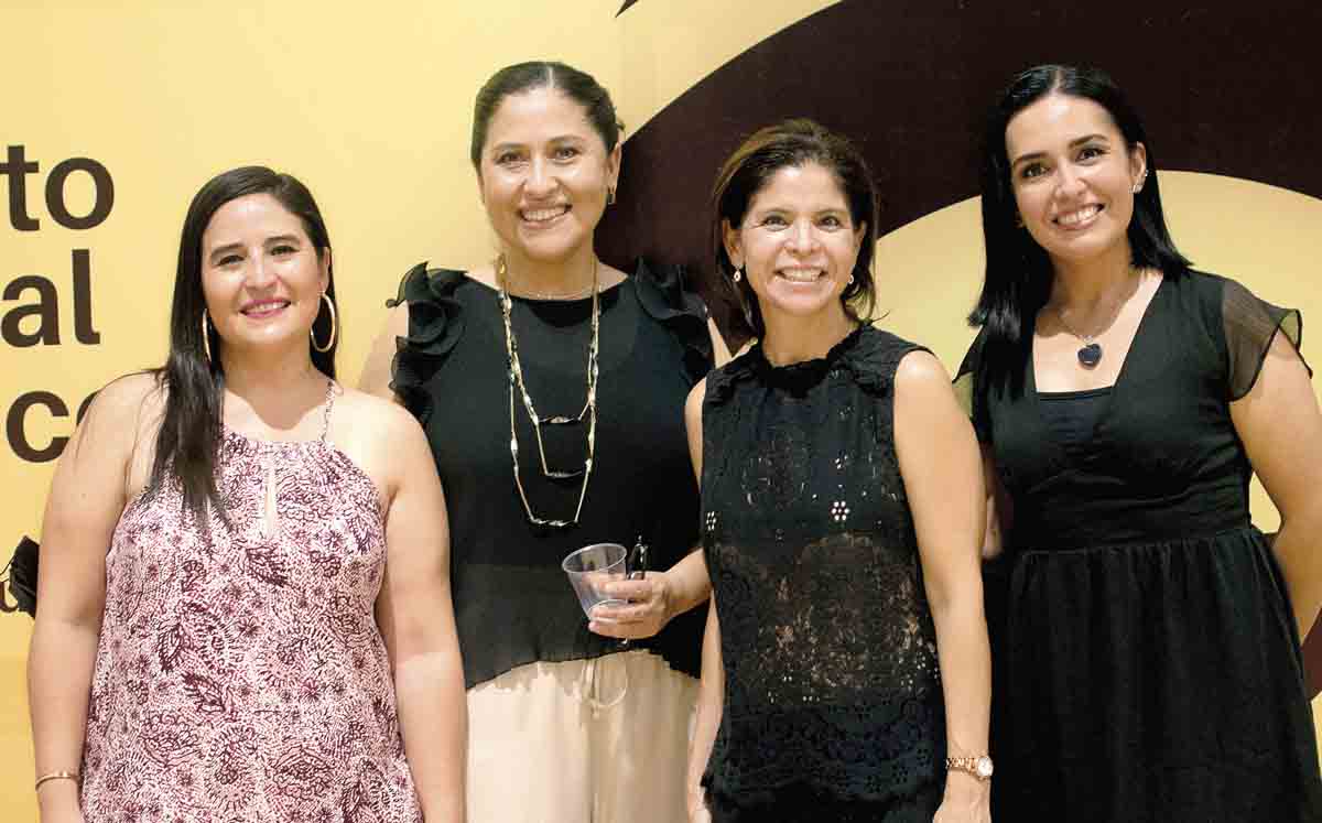 Laura García, Carolina Sánchez, Claudia Dávila y Claudia Castilla / Fotos: José Chang