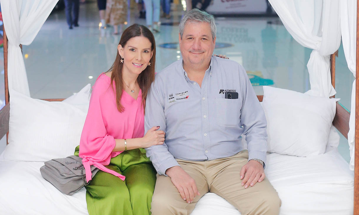 Mónica Martínez de De la Garza y Pedro De la Garza