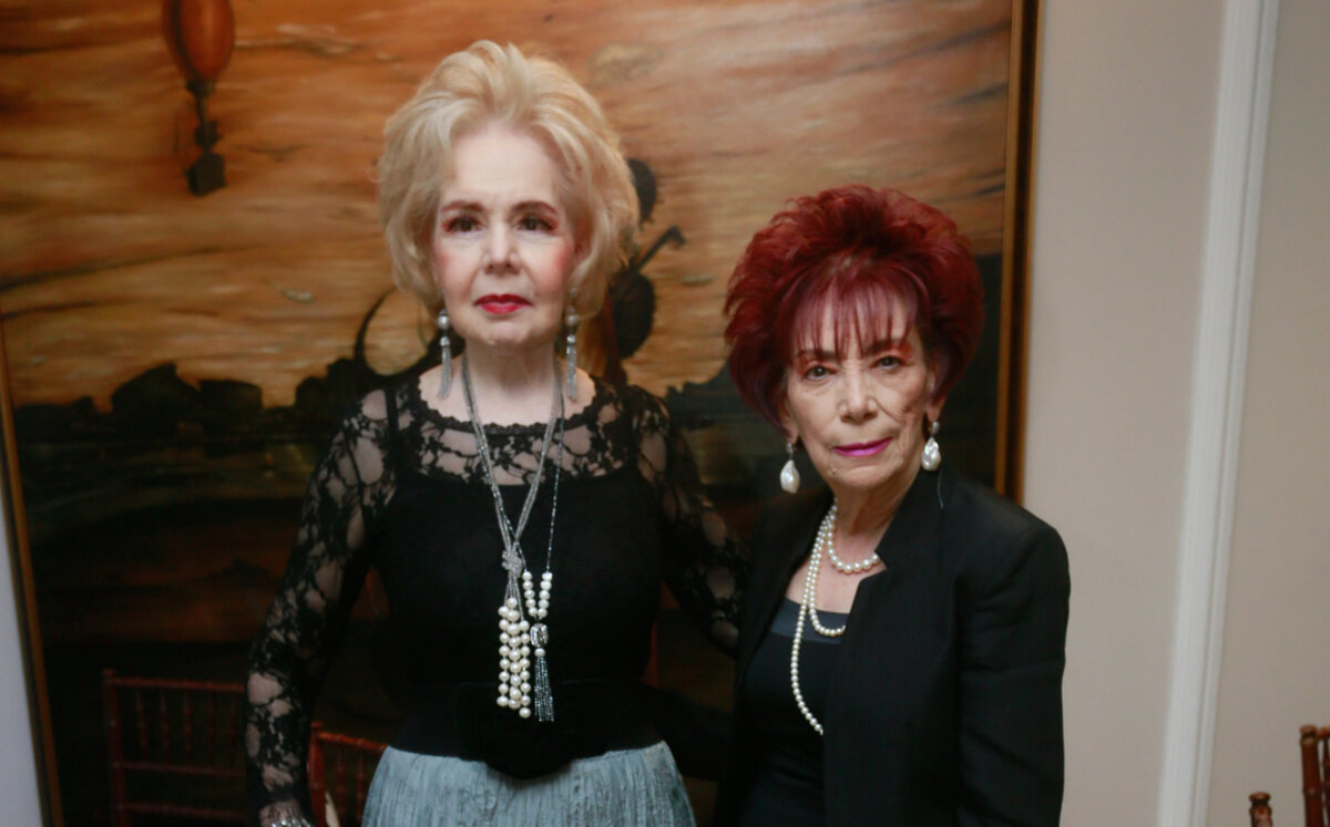 Aló Flores y Lupina Vara de Mejía