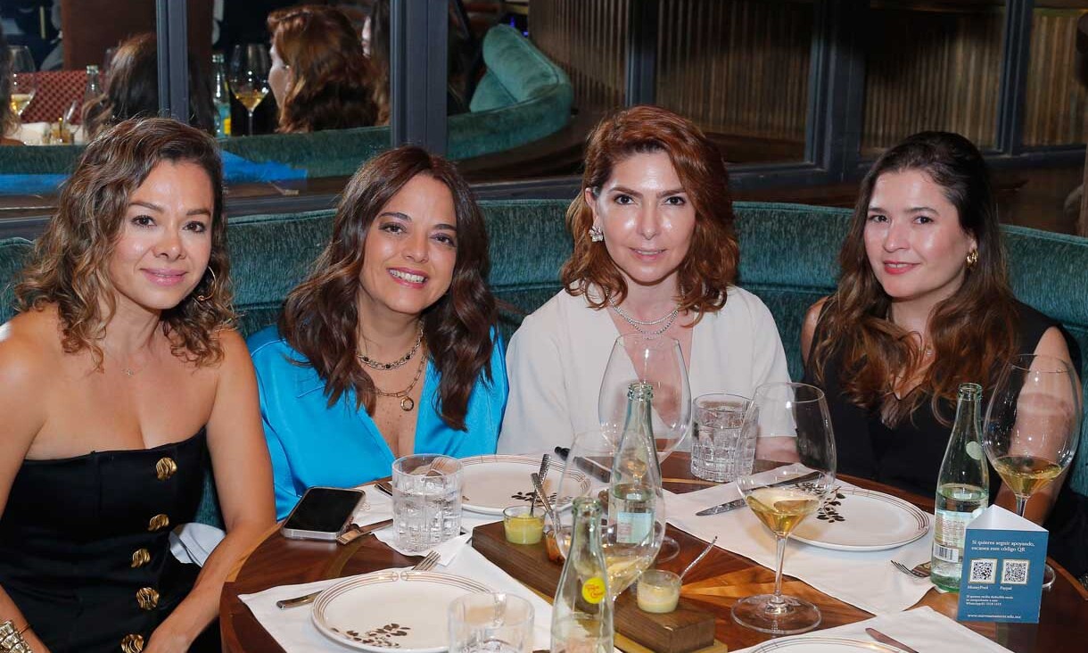 Cristina Luna, Gisela Guerrero, Karla Arteaga y Alma Espino