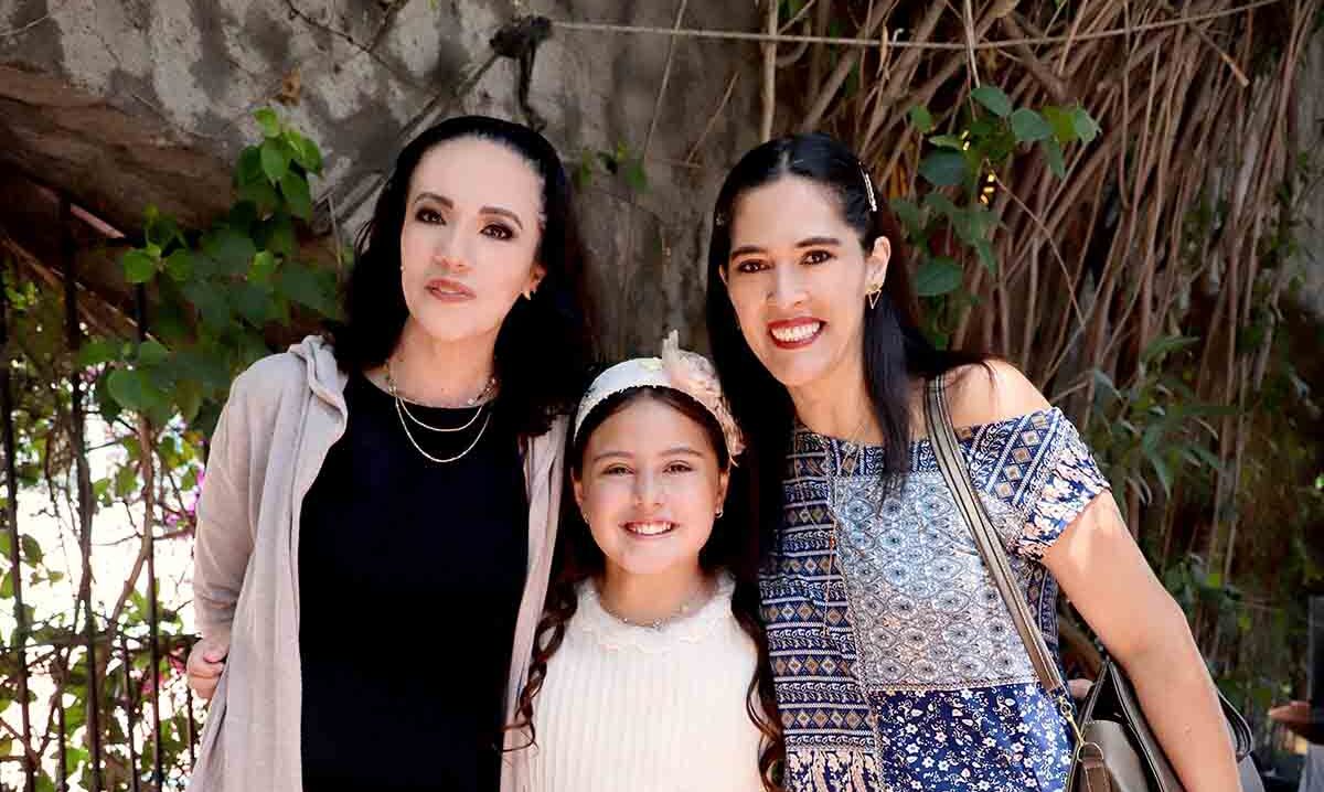 Liz Villavicencio, Frida y Ari Escobedo