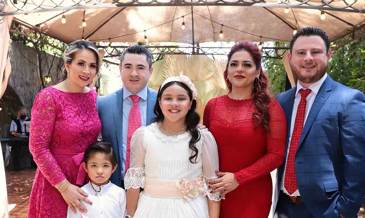 Karina Quiroz, Lucio Domínguez, Luchito Domínguez, Frida García, Elizabeth Icelo y Alan García