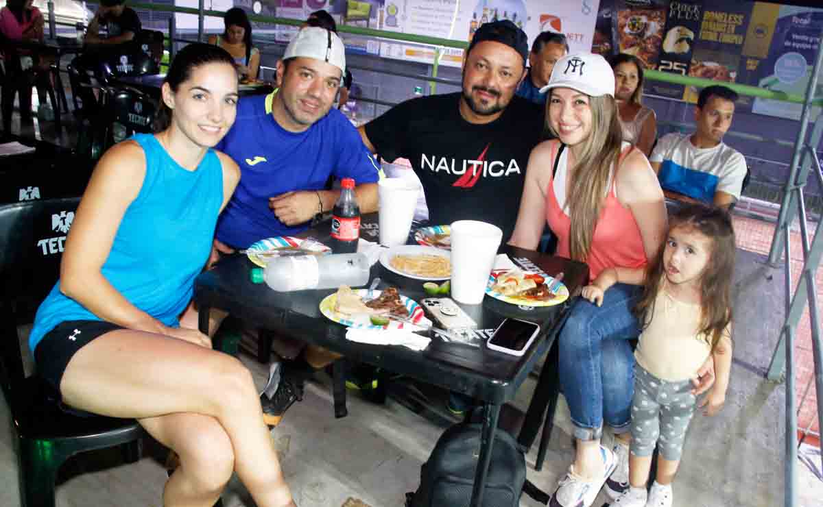 Andrea Casillas, Rodrio Cortés, Edgardo Mellado, Erika González y Fernanda González / Fotos: Antonio Mireles