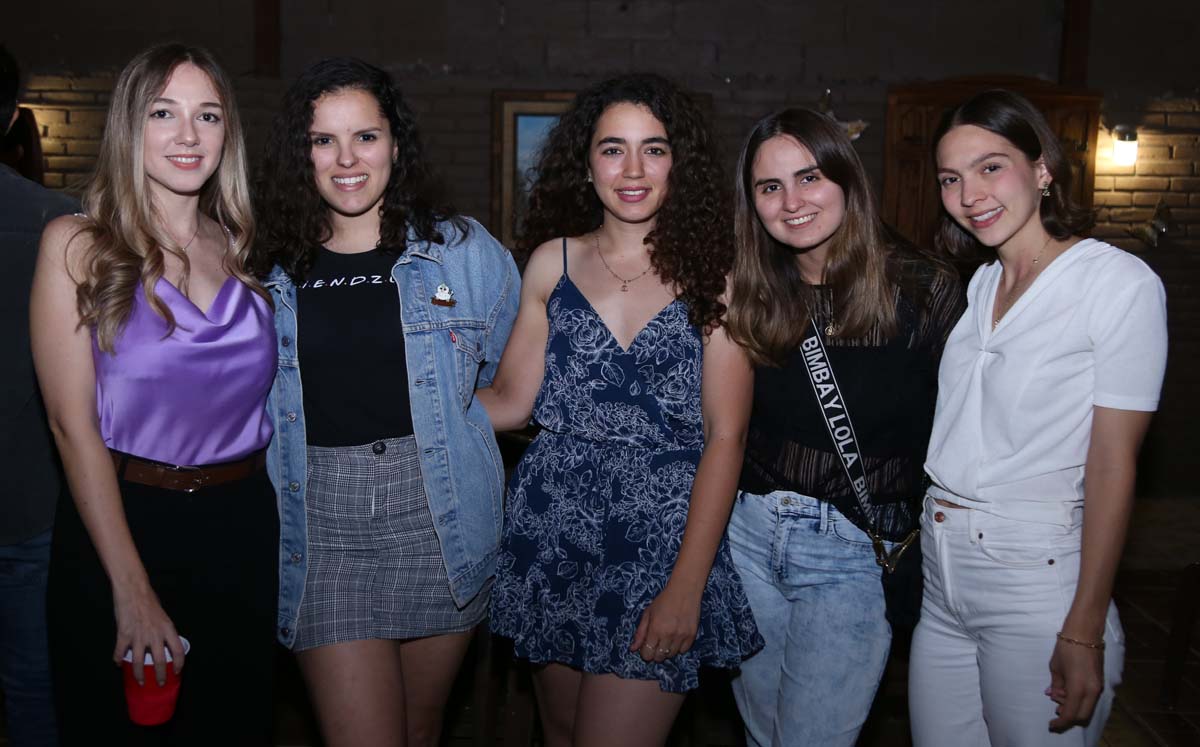 Camila, Maritere, María Rosa, Susy y Mariana