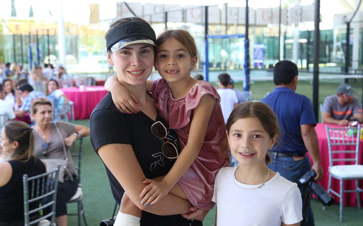 Romina, Regina y Ale