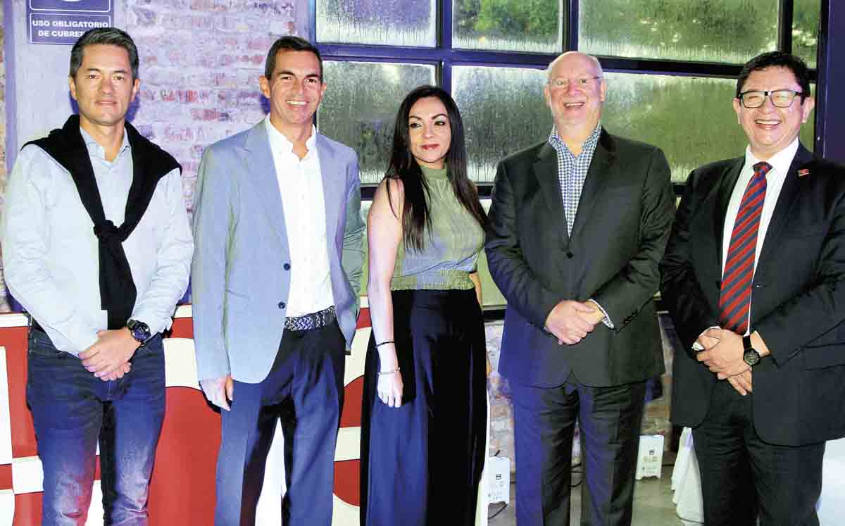 Billie Crissien, Andrés Núñez, Ana Cristina Navarro, Fernando Valenzuela y Félix Vallejo / Foto: José Chang