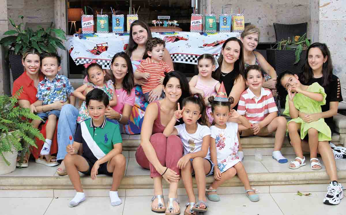 Mariana Elizondo, Ricardo Elizondo, Regina Espinoza, Lorena BIagi, Leslie Peña, Marcello Paolo Racli, Natalia de la Fuente, Cecilia Díaz Barriga, Humb