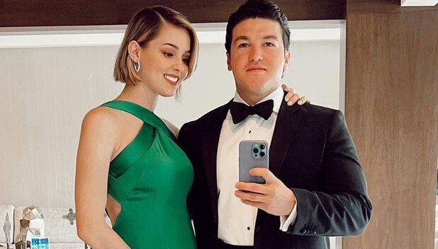 Mariana Rodríguez roba cámara en el primer informe de Samuel García (Foto: Instagram)