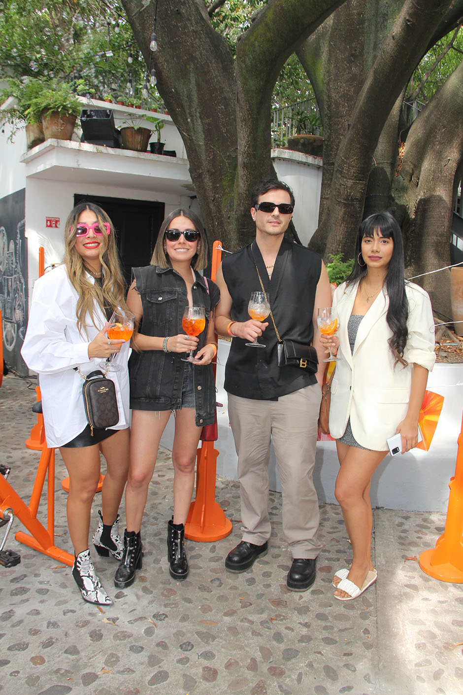 Ana Pau García, Mitzia García, Marino Salazar y Bere Nuñez