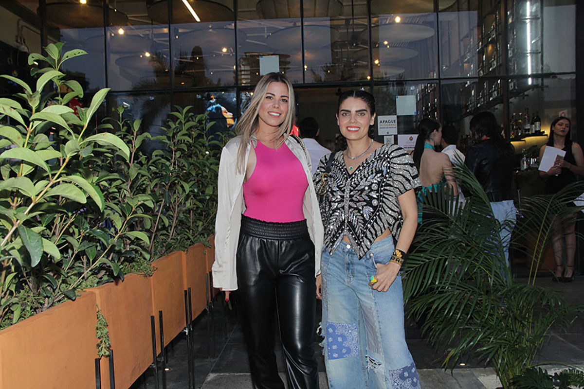 01 Susy Gutiérrez y Anita Cuevas