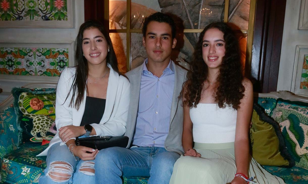 Regina Lozano, Fernando Castillo y Alejandra Castillo