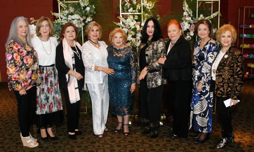 Diana Rodríguez, Rosy Adell,Flora de Castillón, GracielaGarza de Cantú,Marianela Leal,Tere González,Lucy Miller y Olga Silvia Treviño ySanda Sant