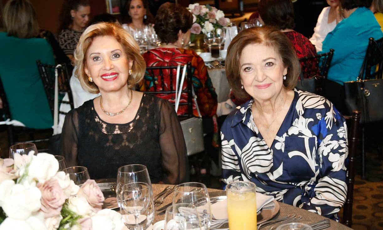 Alma Coello y Olga Silvia Treviño de Cavazos