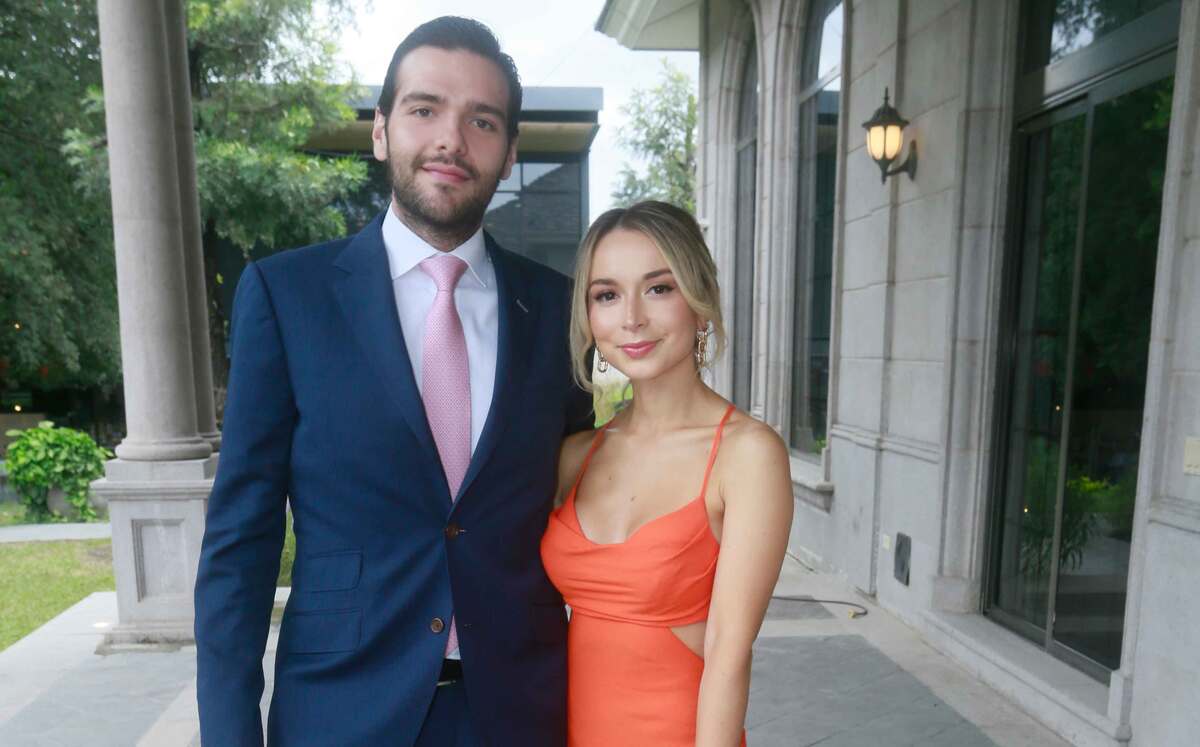 Carlos Benavides y Gaby Galván
