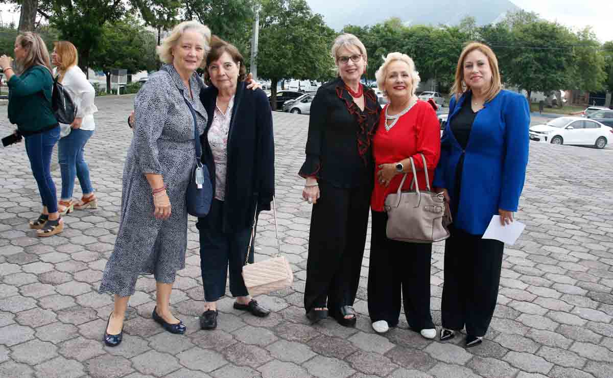 Esthela Sada de Cuexva, Becky González, Teresa Sáenz de Blancq-Cazaux, Susana María Somohano Zambrano y   Caty Pérez Bulenes de Mastreta / Fotos: