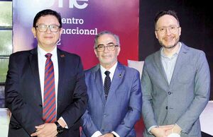 Félix Edmundo Vallejo, José Sierra y Uriel Uribe / Foto: José Chang