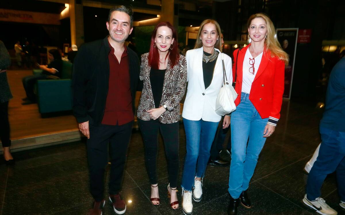 Luis Guajardo, Mónica García de Moyeda, Ivonne Odriozola de Martínez y Adriana Santos de Sada
