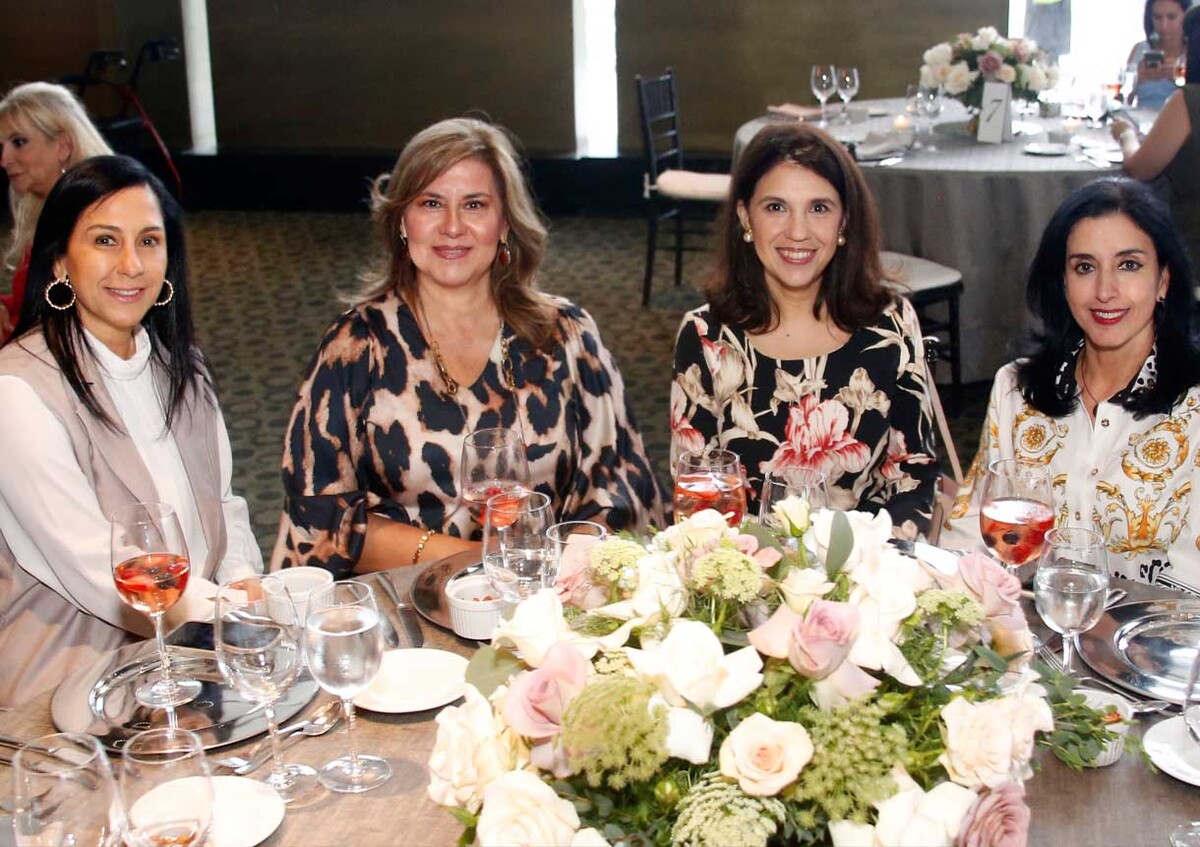 Mónica Palacios de Martínez, Erendira Amador, Brenda Lozano y Cecilia de Mascareña