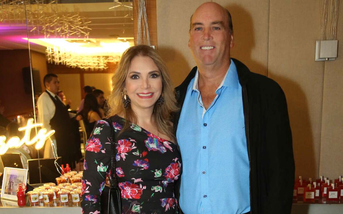 Rebeca Benítez de Gómez y Agustín Gómez