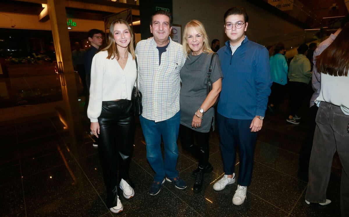 Roberta Crespo, Ricaute Crespo, Sandra de Crespo y Nicolás Crespo