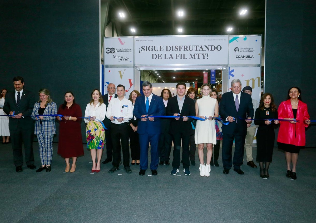 Samuel García y Mariana Rodríguez estuvieron presentes en el corte de liston