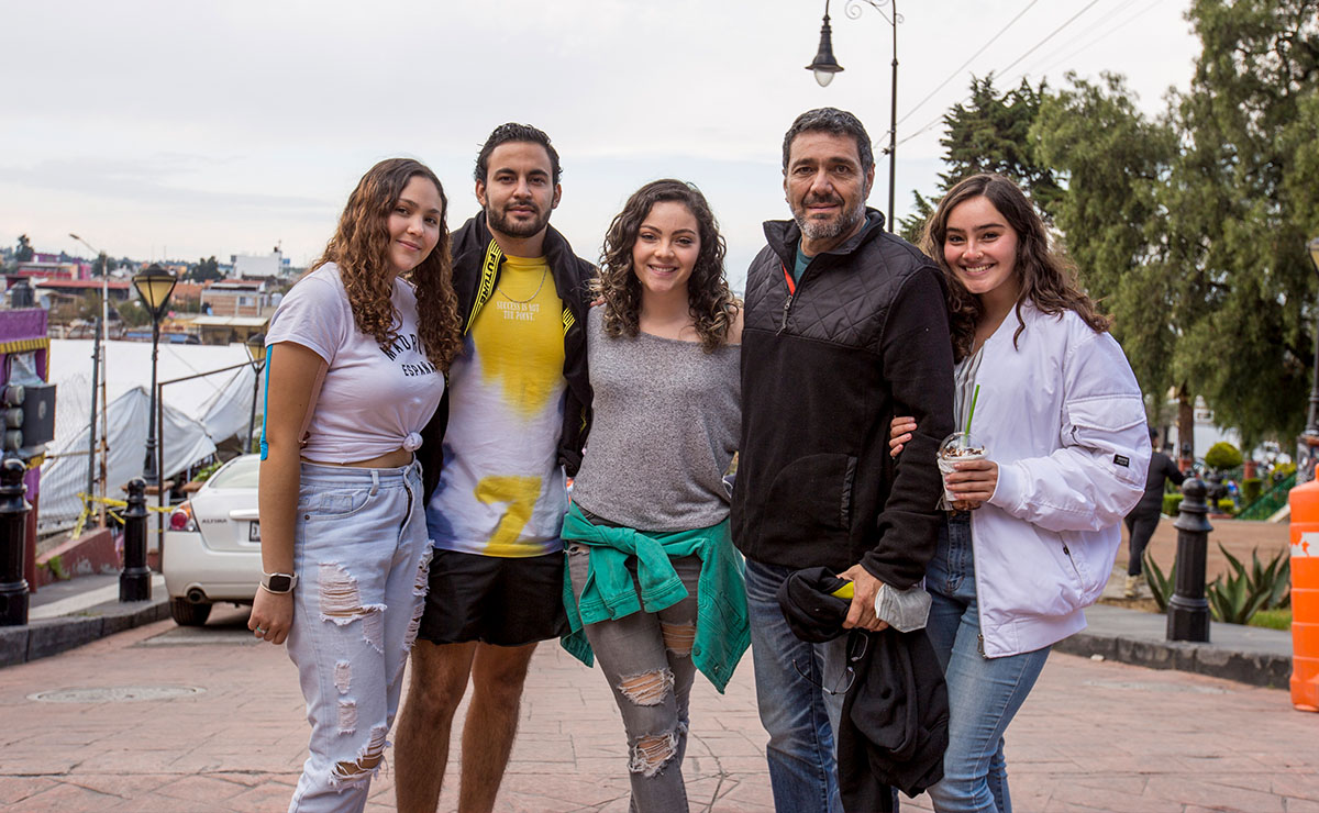 Jhoanna Prendes, Carlos Guzmán,  Elissa Prendes, Luis Prendes y Naomi Prendes