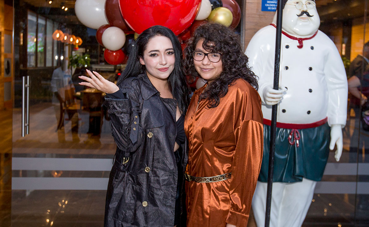 Larissa  Bass y Jazmín Santarita