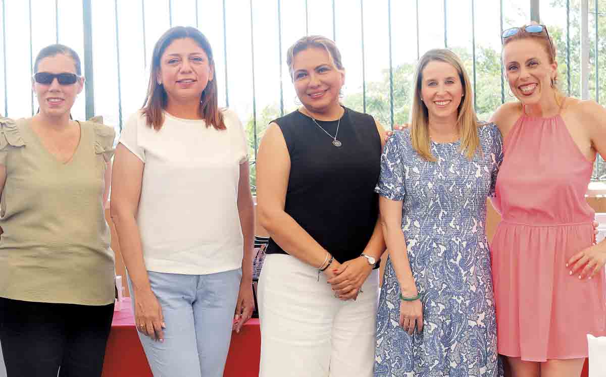 Tatiana Cardín, Ludivina Perales, Haydeé Sepúlveda, Lourdes González y Katie Hilaire/ Foto: Dennis Hernández